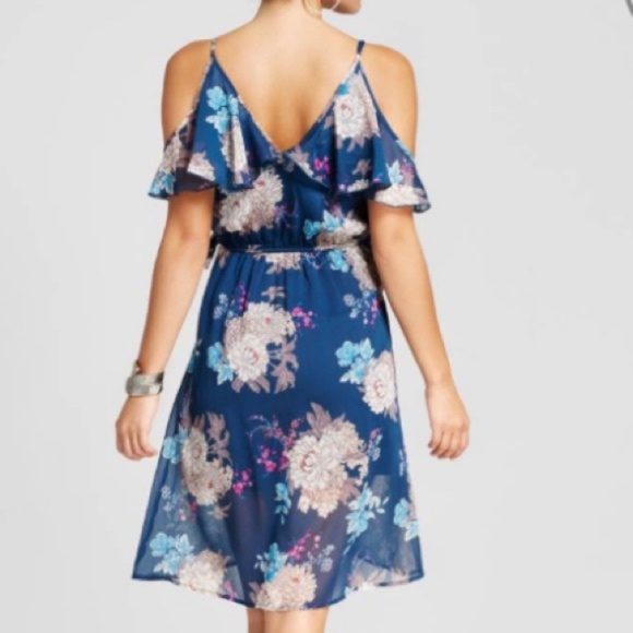 Xhilaration Cold Shoulder Wrap Dress - Picture 5 of 7